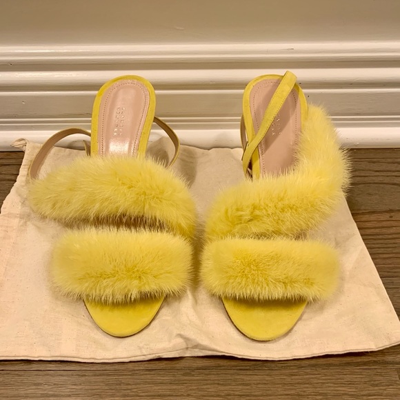 Barney’s New York Yellow Fur & Suede Sandals Heels - Picture 9 of 9